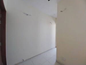 Room in 3.5 BHK Apartment at Godrej Golf Link Villas, Sector 27 Yamuna Expressway – for Sale