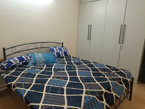 Room in 3 BHK Apartment at DLF Regal Gardens, Sector 90 – for Rent