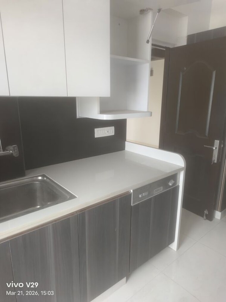 Kitchen, paras-quartier 4 Bedroom 6000 Sq.Ft. Apartment In Gwal Pahari Gurgaon 10744588