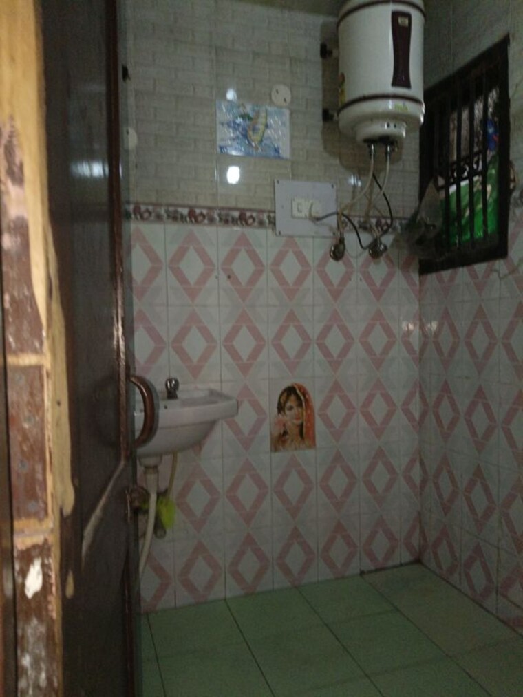 Bathroom, cascade-mona-city-homes 1 Bedroom 900 Sq.Ft. Builder Floor In KharaR Banur Road Chandigarh 10744627