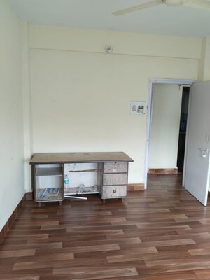 Room in 1 BHK Apartment at Nina Apartments, Modi Colony – for Rent