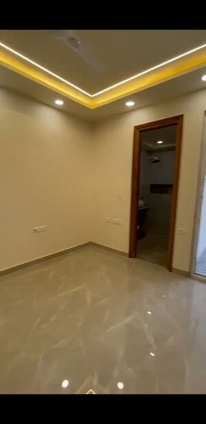 Room in 2 BHK Builder Floor at Puri Kohinoor, Sector 89 – for Rent