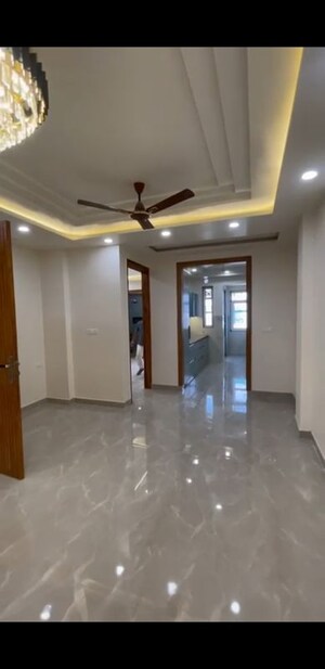 Room in 2 BHK Builder Floor at Puri Kohinoor, Sector 89 – for Rent