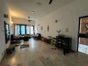 Parking in 4 BHK Builder Floor at Alaknanda – for Sale