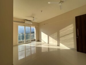 Room in 3 BHK Apartment at Sheth Avante, Kanjurmarg West – for Rent