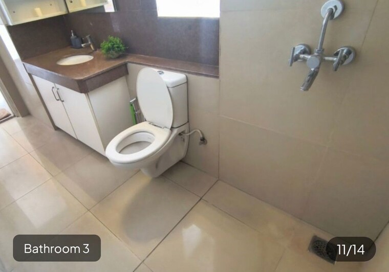 Bathroom, emaar-palm-gardens 3 Bedroom 1900 Sq.Ft. Apartment In Sector 83 Gurgaon 10744809