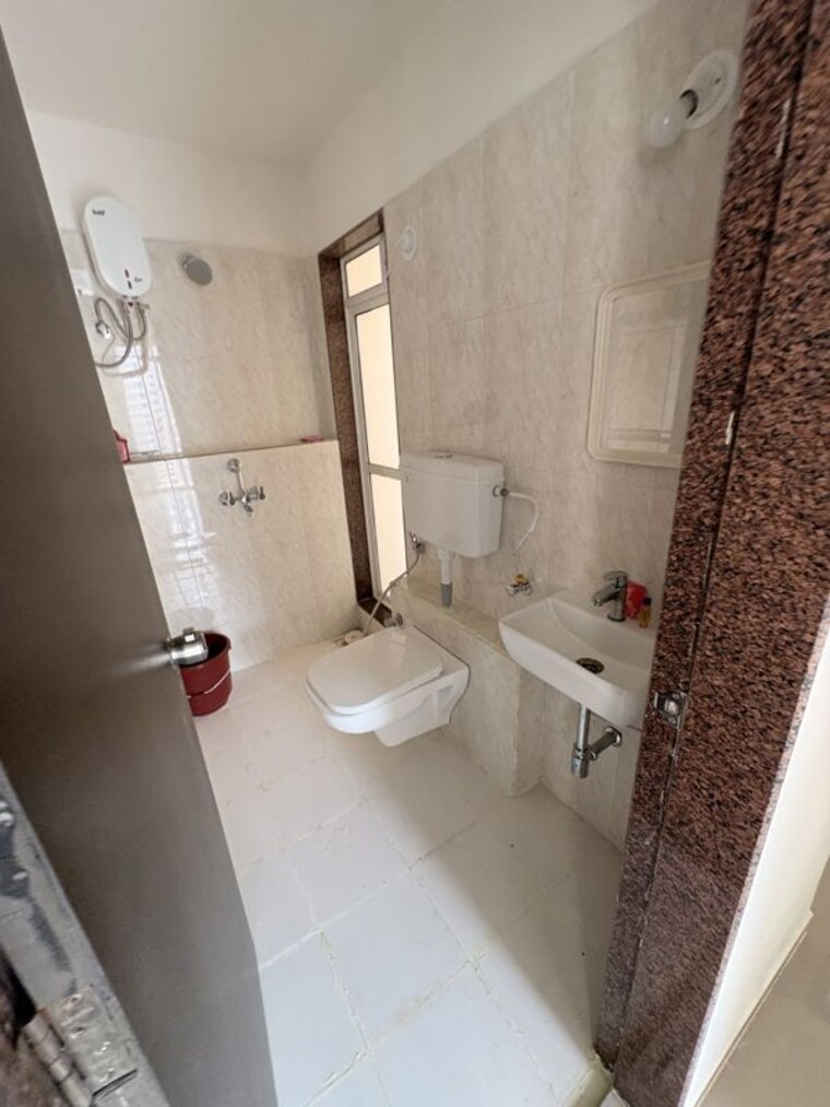Bathroom, puranik-grand-central 2 Bedroom 587 Sq.Ft. Apartment In Vartak Nagar Thane 10744814