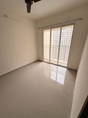 Room in 2 BHK Apartment at Puranik Grand Central, Vartak Nagar – for Rent