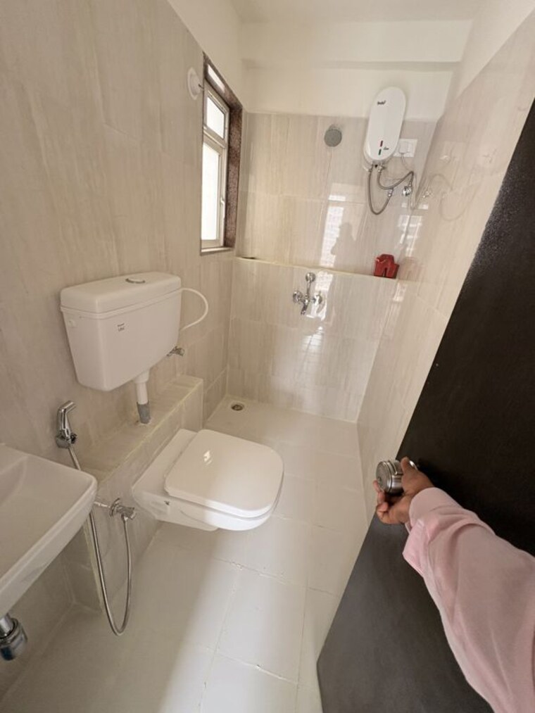 Bathroom, puranik-grand-central 2 Bedroom 587 Sq.Ft. Apartment In Vartak Nagar Thane 10744814