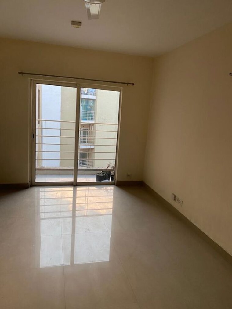 Room, gaur-city-2-14th-avenue 3 Bedroom 1175 Sq.Ft. Apartment In Sector 16c Greater Noida Greater Noida 10744808