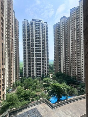 2 BHK Apartment For Rent in Lodha Splendora, Ghodbunder Road