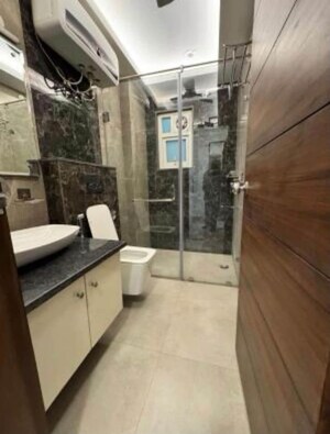 Kitchen in 3 BHK Builder Floor at BPTP Amstoria, Sector 102 – for Sale