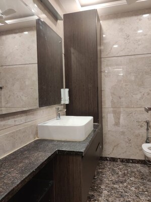 Bathroom in 3 BHK Builder Floor at Unitech Greenwood City Apartment, Sector 45 – for Rent