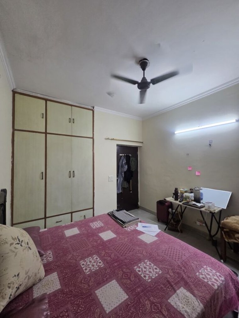 Bedroom, sector 47 3 Bedroom 215 Sq.Yd. Builder Floor In Sector 47 Gurgaon 10744870