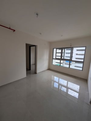 Room in 2 BHK Apartment at Piramal Vaikunth, Balkum Pada – for Rent