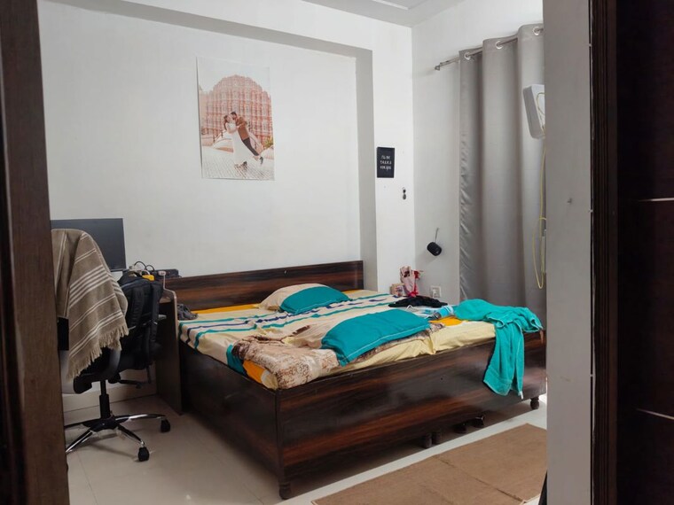 Bedroom, dlf phase iv 2 Bedroom 180 Sq.Yd. Builder Floor In Dlf Phase iv Gurgaon 10744885