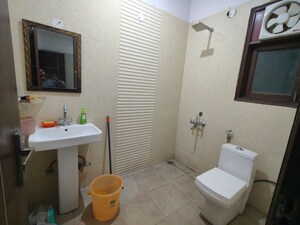 Bathroom in 2 BHK Builder Floor at Dlf Phase iv – for Rent