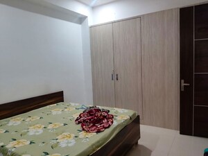 Furnished Amenities in 2 BHK Builder Floor at Dlf Phase iv – for Rent