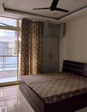 Bedroom in 3 BHK Apartment at Hazratganj – for Rent