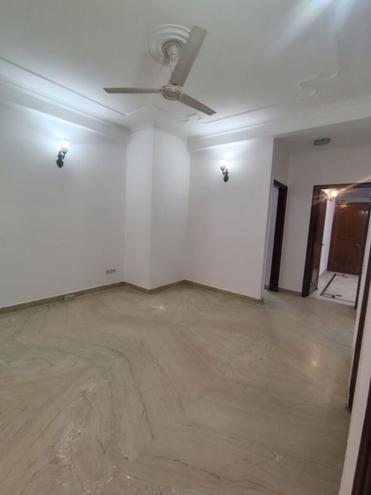 Bathroom, malviya nagar 3 Bedroom 1600 Sq.Ft. Builder Floor In Malviya Nagar Delhi 10744922