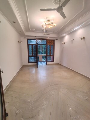 Room in 3 BHK Builder Floor at Malviya Nagar – for Rent