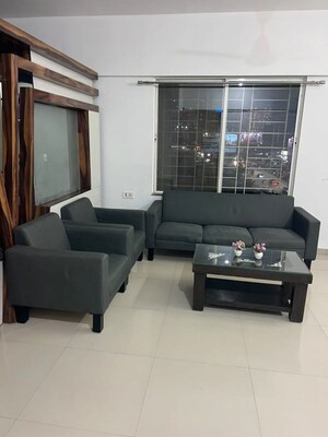 2.5 BHK Apartment For Rent in Mantra Mirari, Koregaon Park