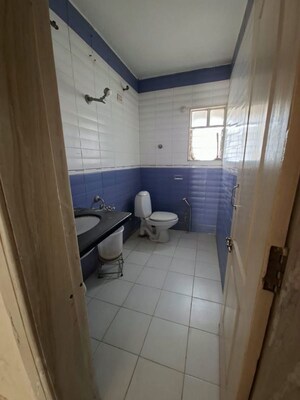 Bathroom in 4 BHK Apartment at Manikchand Malabar, Lulla Nagar – for Rent