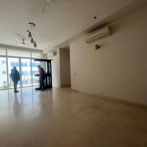 Room in 3 BHK Apartment at Ireo Victory Valley, Sector 67 – for Rent