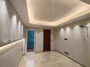 Room in 3.5 BHK Builder Floor at Central Park Flower Valley, Sohna Sector 33 – for Rent