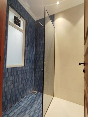 Bathroom in 3.5 BHK Builder Floor at Central Park Flower Valley, Sohna Sector 33 – for Rent