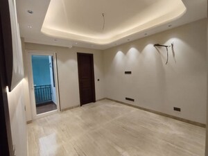 Room in 3.5 BHK Builder Floor at Central Park Flower Valley, Sohna Sector 33 – for Rent