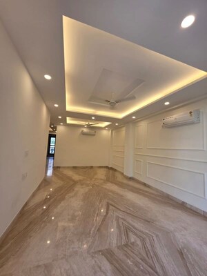 Dining area in 3 BHK Builder Floor at Sushant Lok I – for Rent