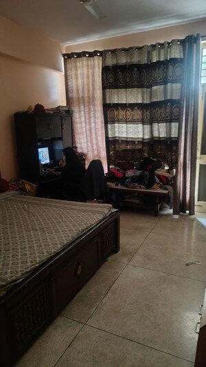 Parking in 2 BHK Apartment at Vasundhara Sector 4 – for Sale