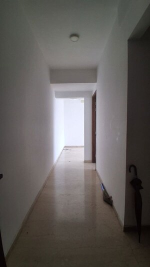 3 BHK Apartment – Entrance View at Omkar Alta Monte, Malad East - for Rent