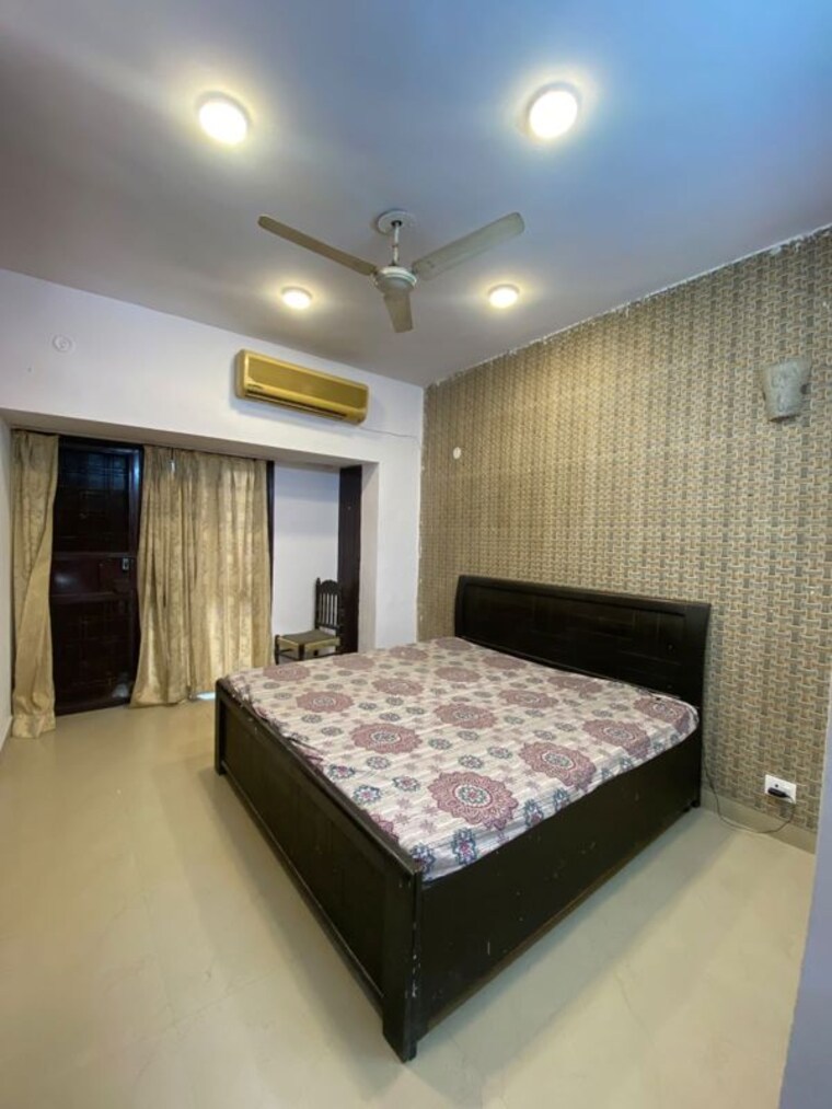 Bedroom, palam-vihar-residents-association 3.5 Bedroom 1680 Sq.Ft. Independent House In Palam Vihar Gurgaon 10745016