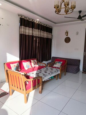 Team Area in 2 BHK Apartment at Highland Park Chandigarh, Bhabat – for Rent