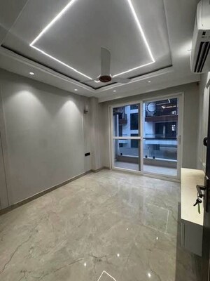 Room in 4 BHK Apartment at Vatika Sovereign Park, Sector 99 – for Rent