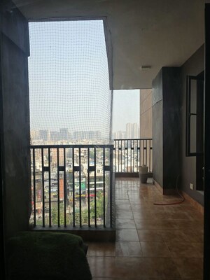 Room in 3 BHK Apartment at Logix Blossom County, Sector 137 – for Rent