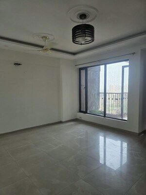 Room in 3 BHK Apartment at Logix Blossom County, Sector 137 – for Rent