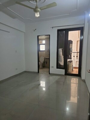 Room in 3 BHK Apartment at Logix Blossom County, Sector 137 – for Rent