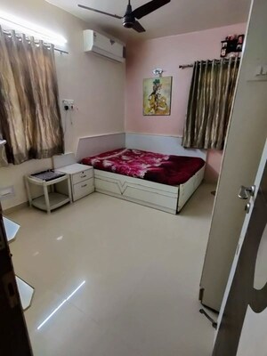 Room in 6 BHK Villa at Sasane Nagar – for Rent