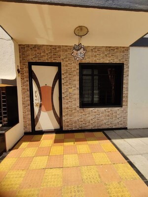 Room in 6 BHK Villa at Sasane Nagar – for Rent