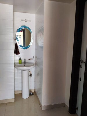 Bathroom in 6 BHK Villa at Sasane Nagar – for Rent
