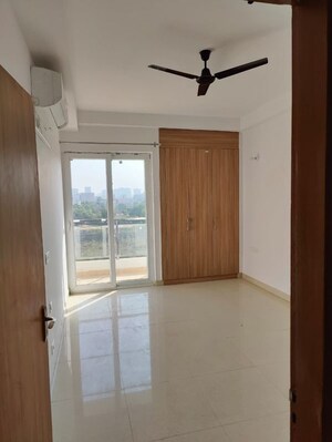 Room in 4 BHK Apartment at SS Linden, Sector 84 – for Sale