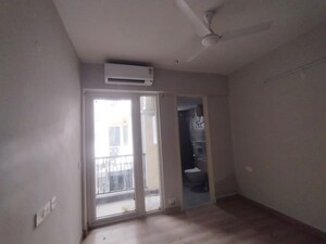 Room in 2.5 BHK Apartment at Signature Global City 81, Sector 81 – for Rent