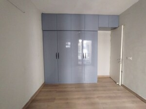 Room in 2.5 BHK Apartment at Signature Global City 81, Sector 81 – for Rent