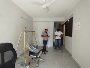 Room in 2.5 BHK Apartment at Signature Global City 81, Sector 81 – for Rent