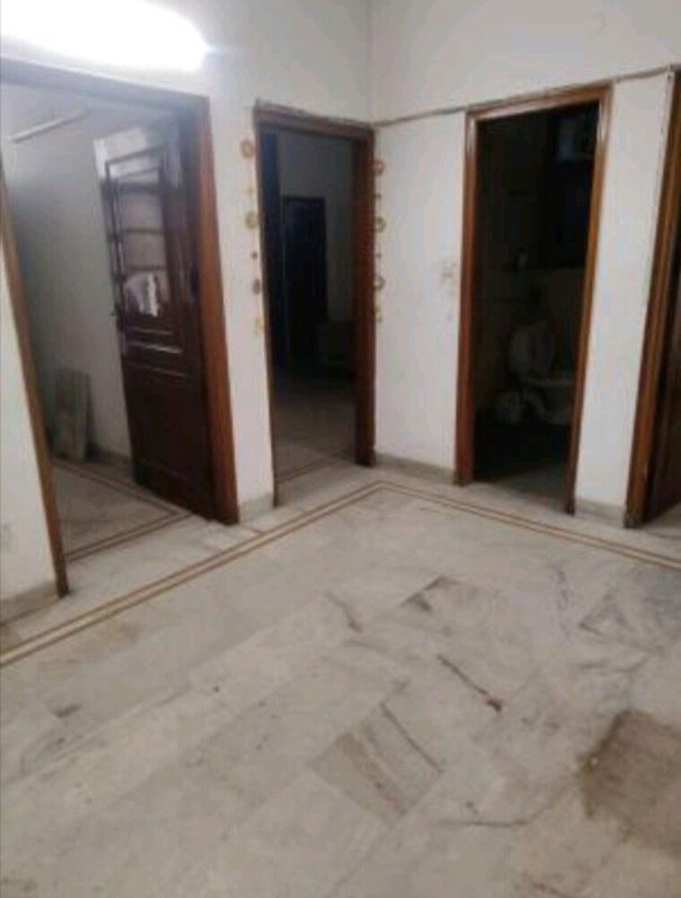 Room, sector 31 2 Bedroom 1500 Sq.Ft. Builder Floor In Sector 31 Noida 10745187