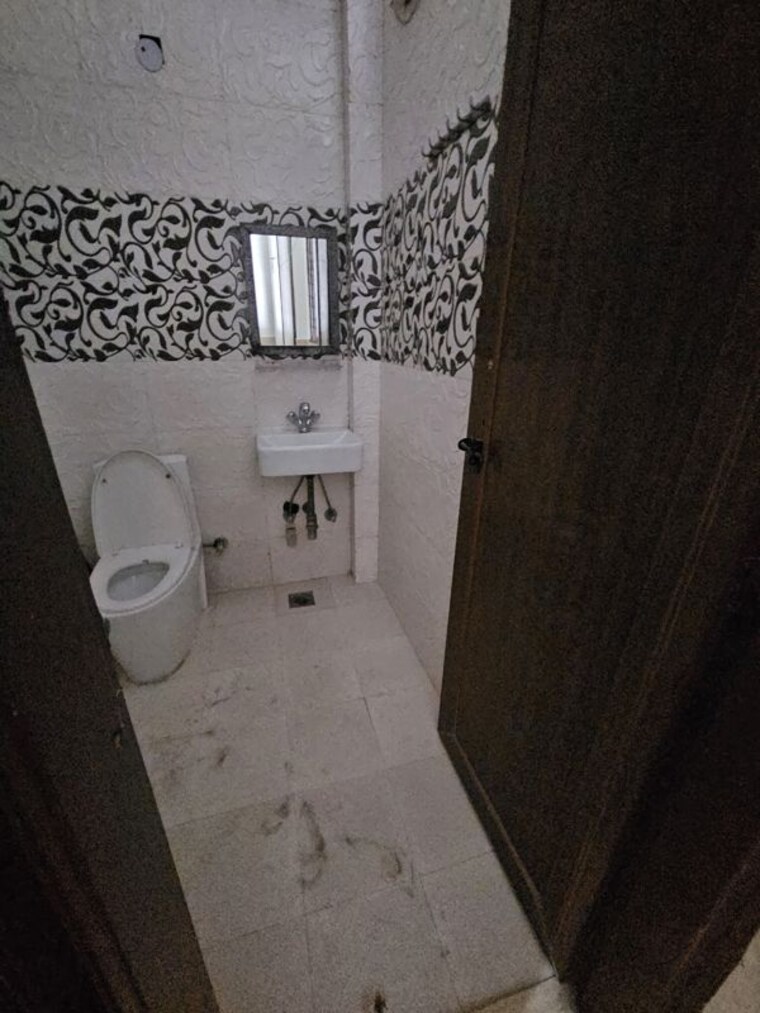 Bathroom, sector 54 1 Bedroom 600 Sq.Ft. Builder Floor In Sector 54 Gurgaon 10745217