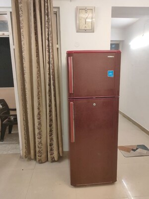 Furnished Amenities in 2.5 BHK Apartment at Supertech Cape Town, Sector 74 – for Rent